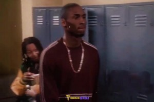 視頻拍攝于1995年，17歲的科比略顯青澀！