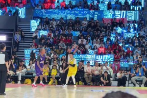 說好的對手，你卻輕輕拉起我的手?～