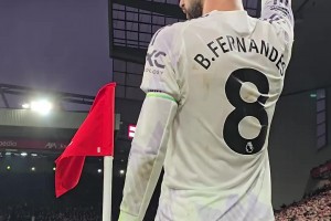 萊奧：我要脫衣慶祝下。隊友”斯到普“！”斯到普“！