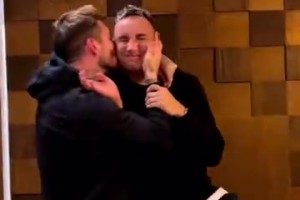 要不是知道這倆是誰！名場面：拉莫斯強吻納瓦斯！