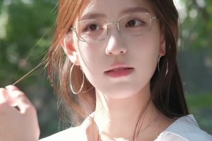 換賽道了？雞腿諾的校園風(fēng)穿搭 確實(shí)是美啊~