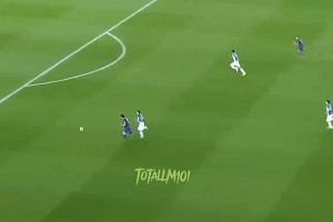 C羅老婆喬治娜穿皮褲現身時尚展會，這身穿搭看著好夸張啊