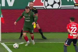 普斯卡什候選！俄超驚現零度角進球，隊友抱頭不敢相信