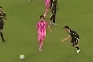 網(wǎng)友：對防守球員來說，球王梅西這種盤帶簡直就像噩夢！