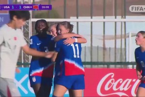 被扳平！中國女足中場被斷球，馬爾瑟姆一條龍突入禁區(qū)破門