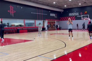 怪不得超遠這么準啊！謝潑德訓練中都是三分線外一步練投籃的