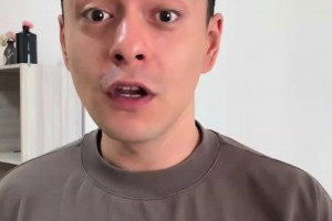 解說依力周鵬打對手頭：超出籃球的惡劣動作 違反體育道德精神~