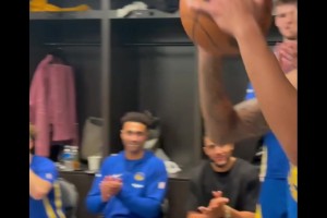 這新秀打球真的用腦子！勇士賽季開門紅，比賽用球給到理查德！