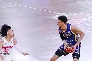 文班當年在法甲這操作就很離譜！剛出手完立馬就閃現籃下補扣