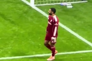 面對薩拉赫的操作，維爾茨敢怒不敢言