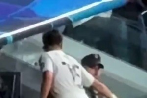 這小伙子會做人！安保大哥沒想到居勒爾會和他握手