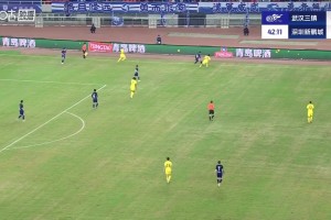 引發爭議！楊一鳴被判肘擊直紅罰下，深圳領先1分鐘后少打1人