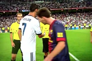 當(dāng)年巔峰西班牙國(guó)家德比！C羅和梅西擦肩而過(guò)沒(méi)有握手