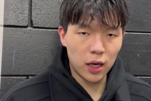 楊瀚森：斯普利特是個(gè)好教練！他非常細(xì)心！我會(huì)按部就班做好自己