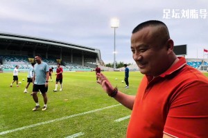 泉州亞新隊(duì)提前降級(jí)，俱樂(lè)部投資人李明權(quán)面對(duì)鏡頭稍顯無(wú)奈