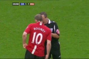 魯尼當(dāng)年在曼聯(lián)面對(duì)布萊頓時(shí)的名場(chǎng)面