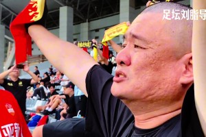 淚目！泉州亞新降級，幾個純爺們留下傷心的淚水