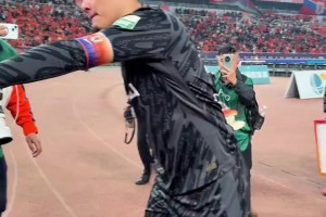 泰山隊主場3:1戰勝海港，賽后王大雷最霸氣的一次“we are one”