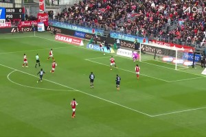 后衛梅開二度！阿什拉夫破門雙響，巴黎2-0領先