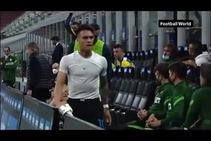 真生氣了~當(dāng)年孔蒂換下勞塔羅，阿根廷公牛替補(bǔ)席當(dāng)場(chǎng)發(fā)飆