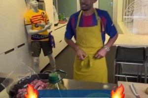 亞馬爾父親德比前直播做飯：我在這料理它們，我兒子在那料理他們