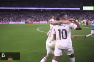 姆總和A費(fèi)上一秒還在擁抱慶祝，發(fā)現(xiàn)雙方?jīng)_突立馬“應(yīng)戰(zhàn)”