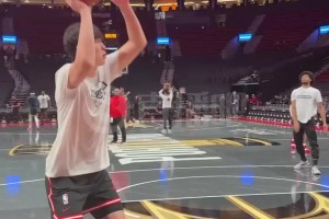 能對約老師進一個不？楊瀚森賽前熱身練習近筐終結~