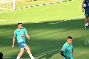 簡直太殘暴了！卡卡連續變向生生晃斷薩穆埃爾韌帶！